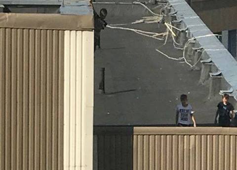 В Киеве дети гуляют по крышам