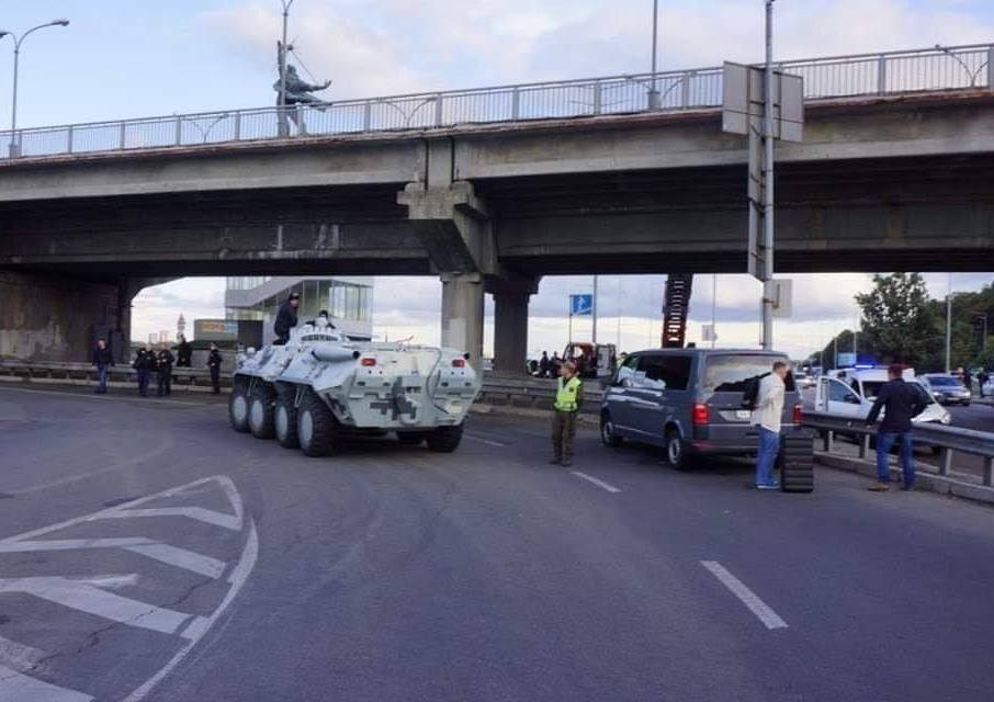 Появилось видео задержания террориста на мосту Метро