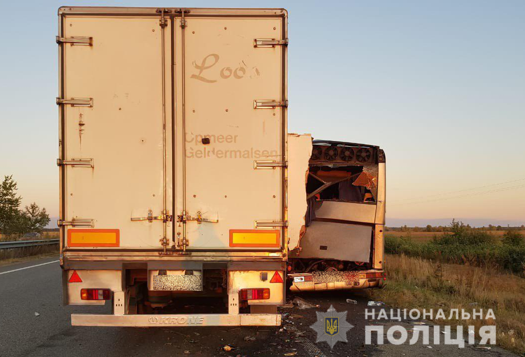 "Трое погибших". Полиция – об аварии на киевской трассе