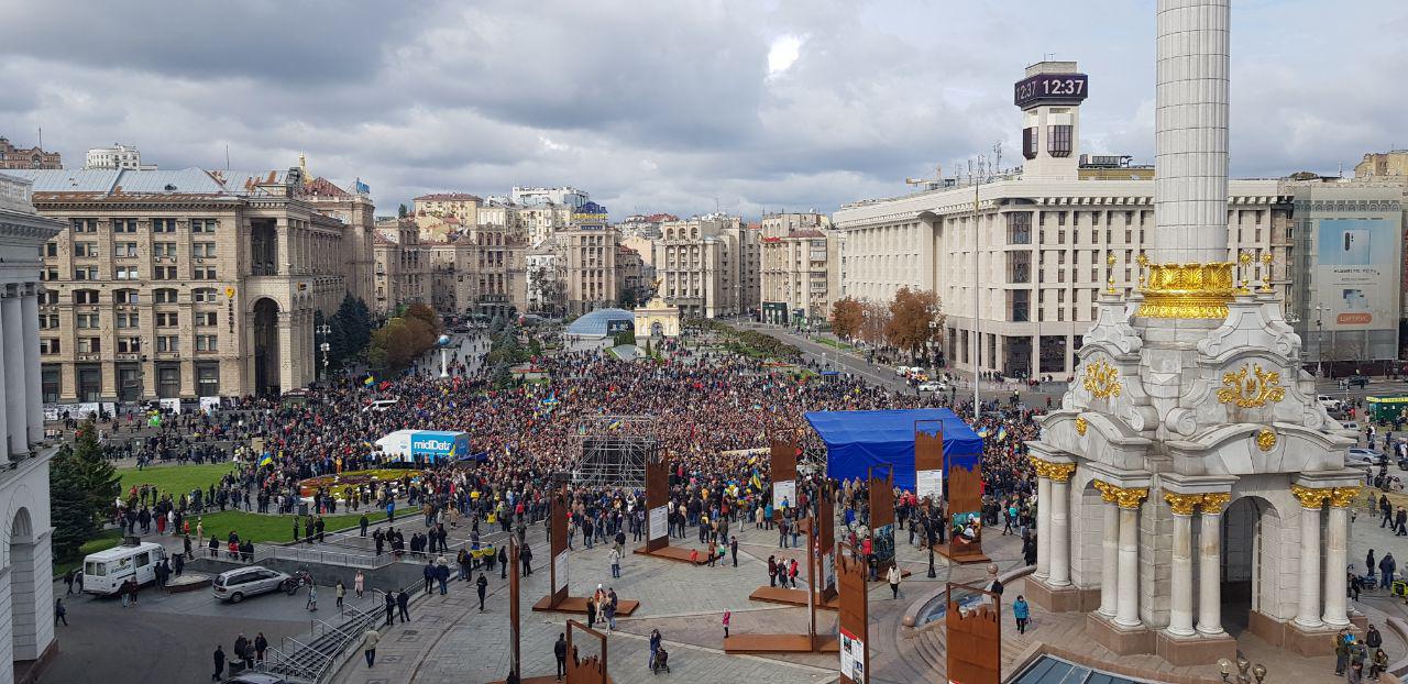 Сколько людей вышло на Майдан Независимости