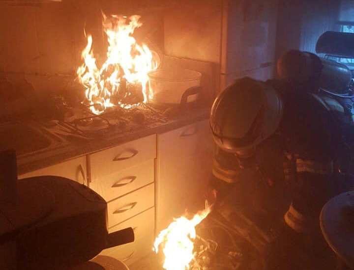 В Киеве пенсионерка едва не сожгла дом