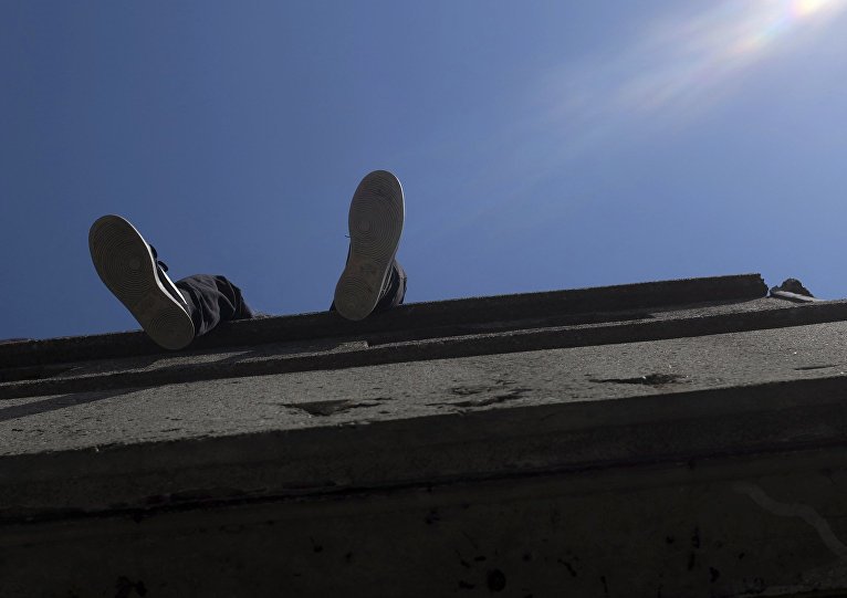 На Осокорках дети гуляют по крышам (фото)