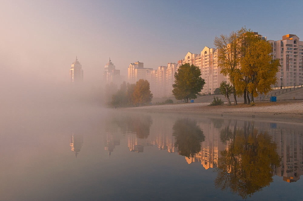 Киев накрыл плотный туман
