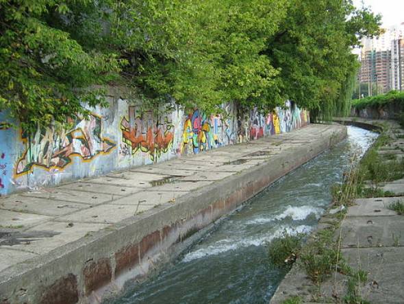 В Киеве планируют расчистить русло реки Лыбедь