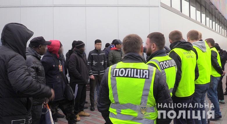 В Киеве - облавы на нелегалов