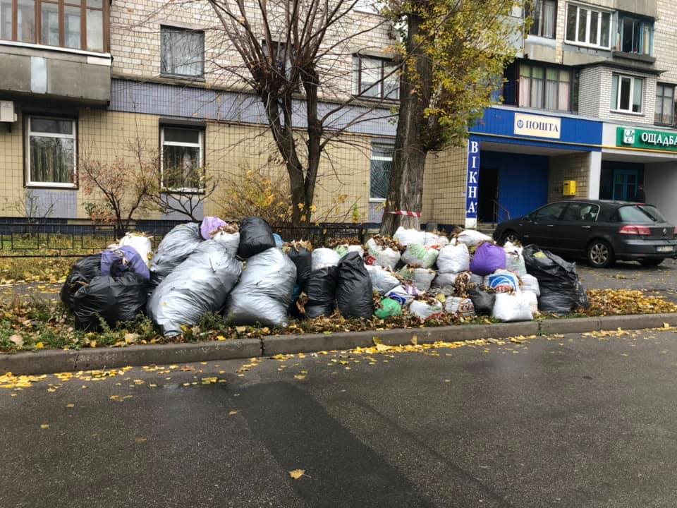 В Боярке мусор не вывозят три недели
