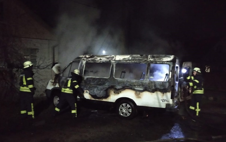 В Яготине сгорел микроавтобус