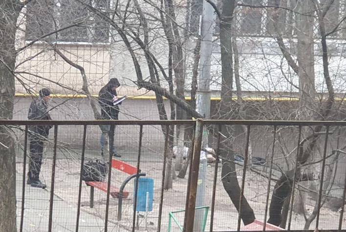 Во дворе на Лукьяновке нашли труп (фото)