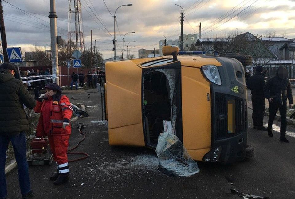 Под Киевом в ДТП попала маршрутка, погибли люди