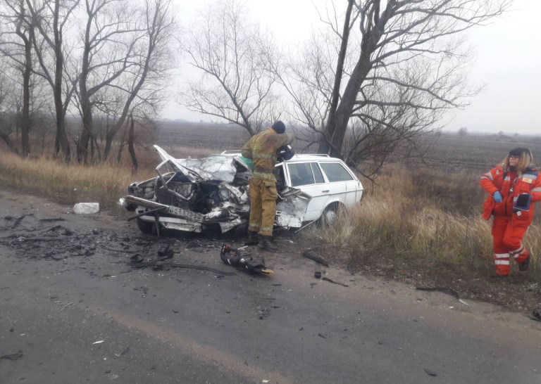 Под Киевом ДТП, машины разбросало по дороге