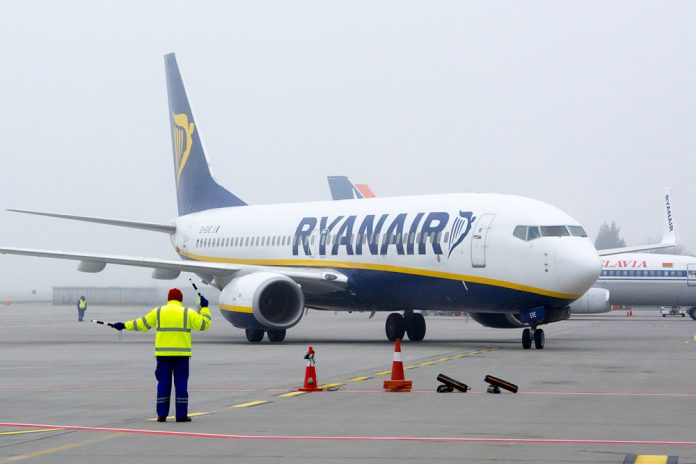 Ryanair отменяет рейсы из Киева