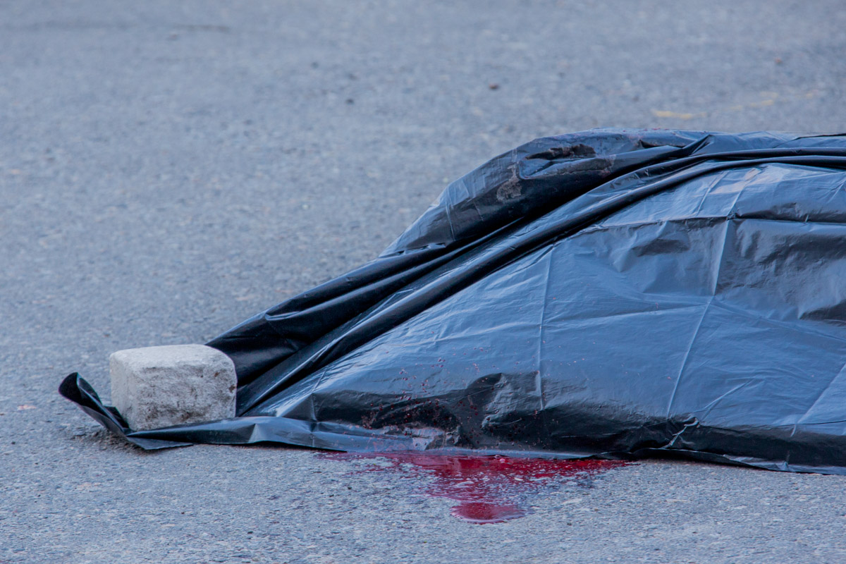 В Киеве парень разбился насмерть, выбросившись из окна