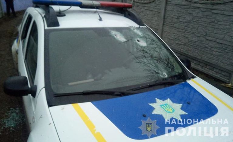 В Яготине обстреляли полицейский экипаж