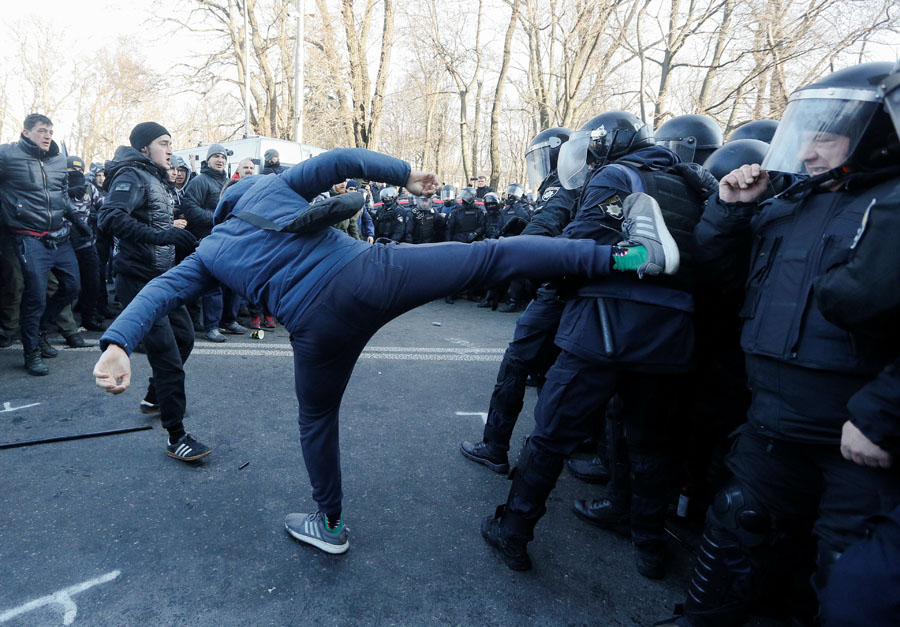 Против протестовавших в Киеве завели уголовные дела