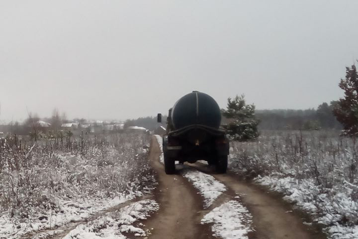 Под Киевом в лесу сливают нечистоты