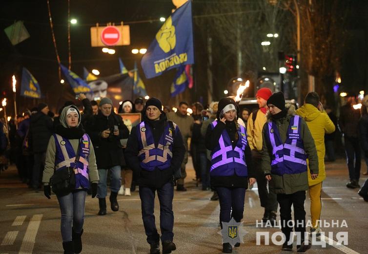 В полиции посчитали участников факельного марша