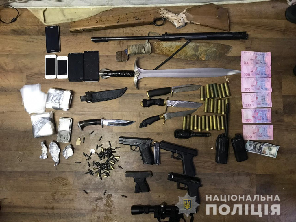 Под Киевом обнаружен незаконный склад оружия