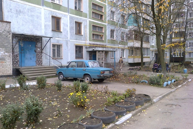 В Киеве предлагают запретить парковку под домами