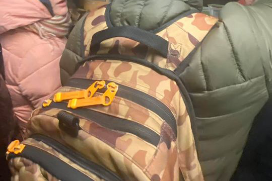 В метро устроили скандал из-за рюкзака