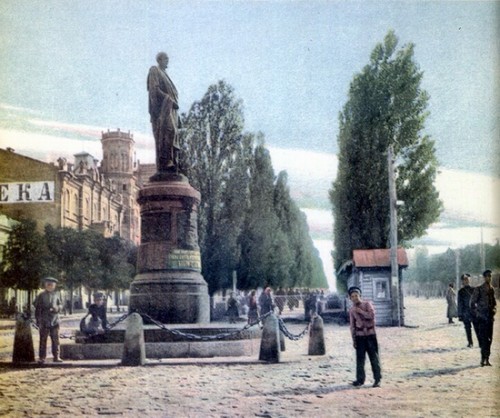 В Киеве открытии памятник внуку Екатерины II. День в истории