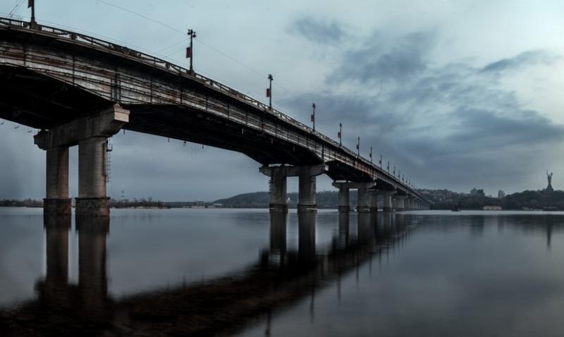 Мост Патона перекроют для транспорта