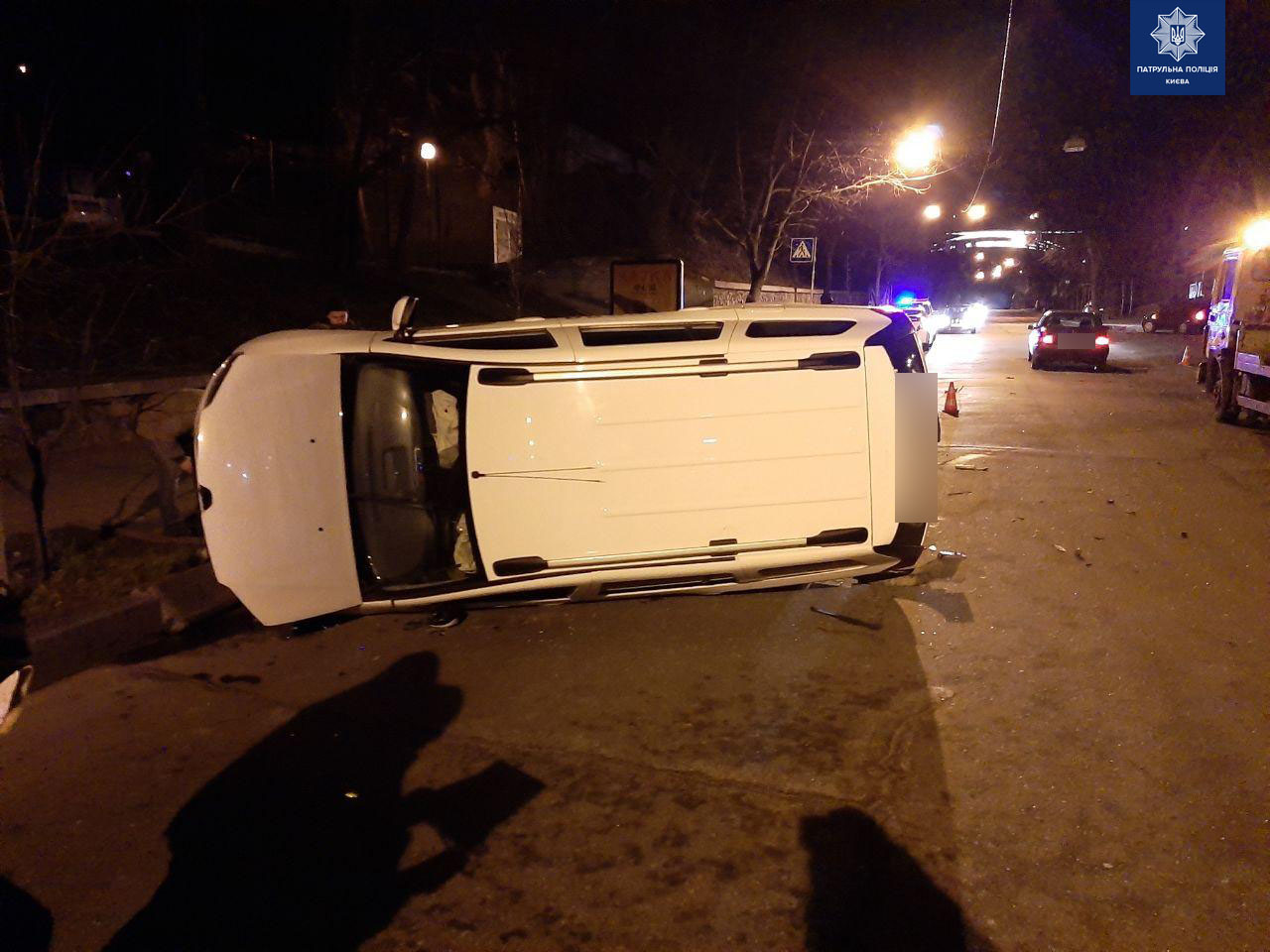 В Киеве – ДТП, машина кувыркалась по дороге