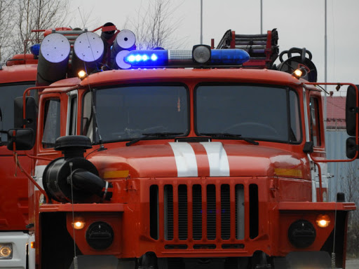 В Киеве машина спасателей застряла из-за героя парковки (видео)