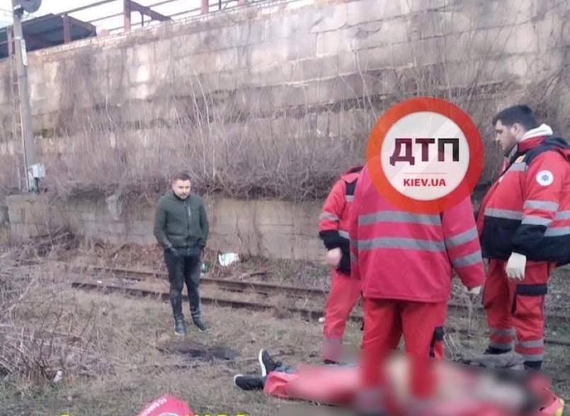 На Святошино нашли труп