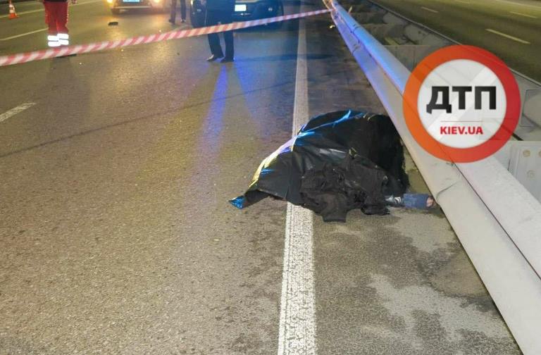 В Киеве – смертельное ДТП, мужчина погиб мгновенно