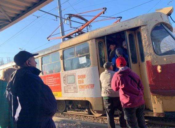 В киевском транспорте давки. Карантин не соблюдается