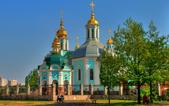 Киевские храмы могут закрыть для верующих