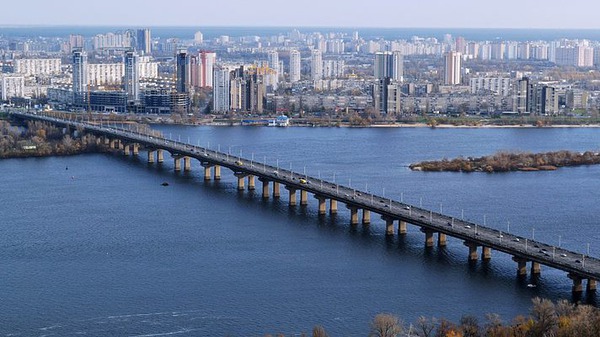 Мост Патона частично перекроют