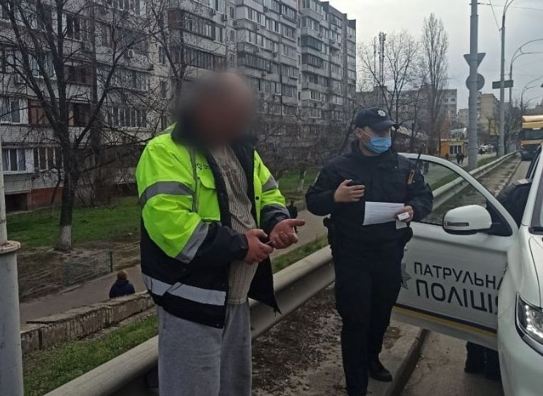 Запредельно пьяный водитель устроил аварию на Оболони