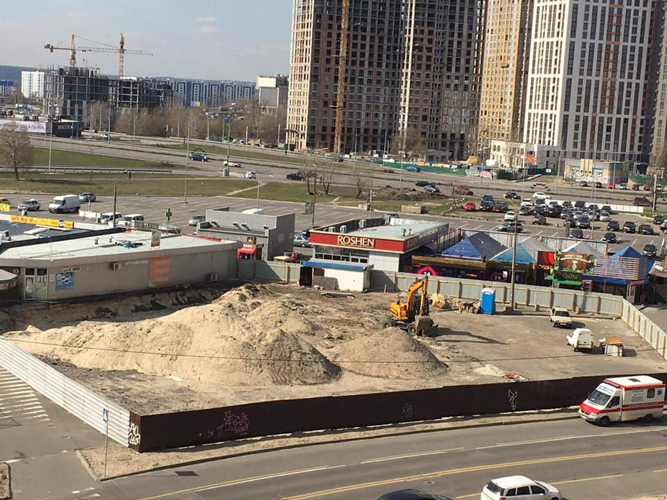 На Осокорках продолжат скандальную стройку