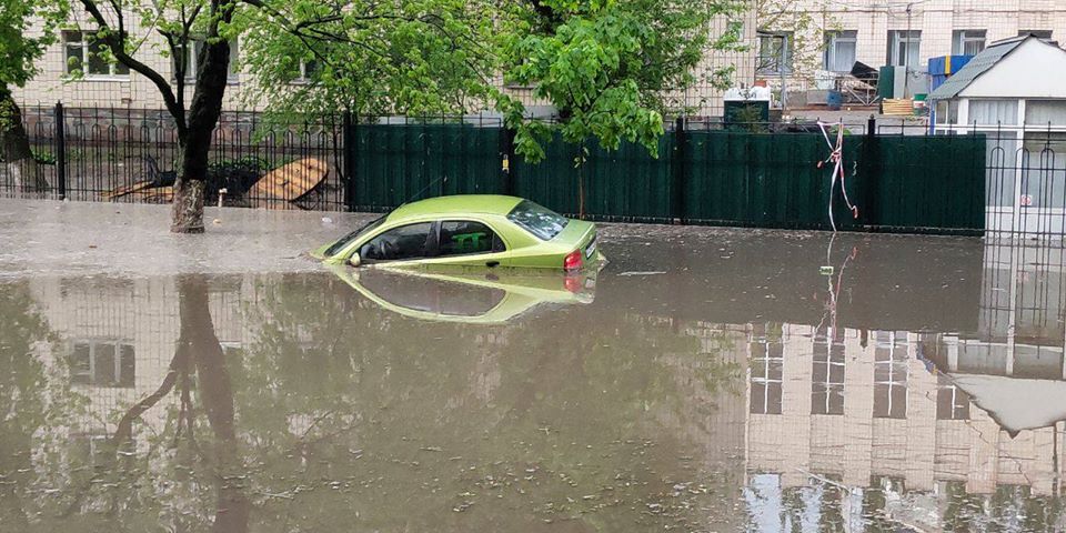 На киевских улицах – потоп (фото)