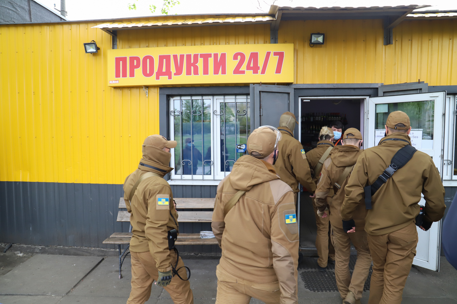 По Киеву закрывают наливайки