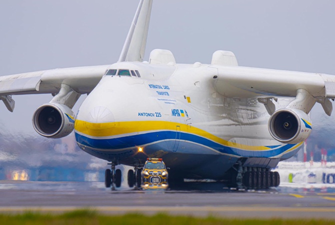 В Борисполе приземлился самолет с гуманитаркой из Китая