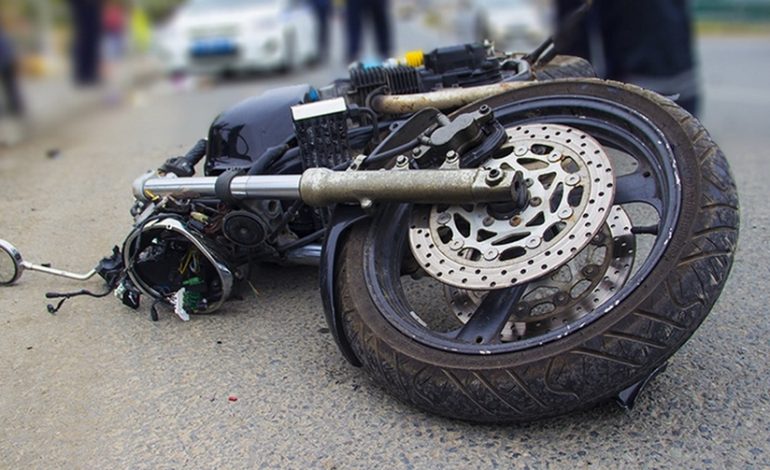 На Осокорках мотоциклист сбил полицейского (видео)