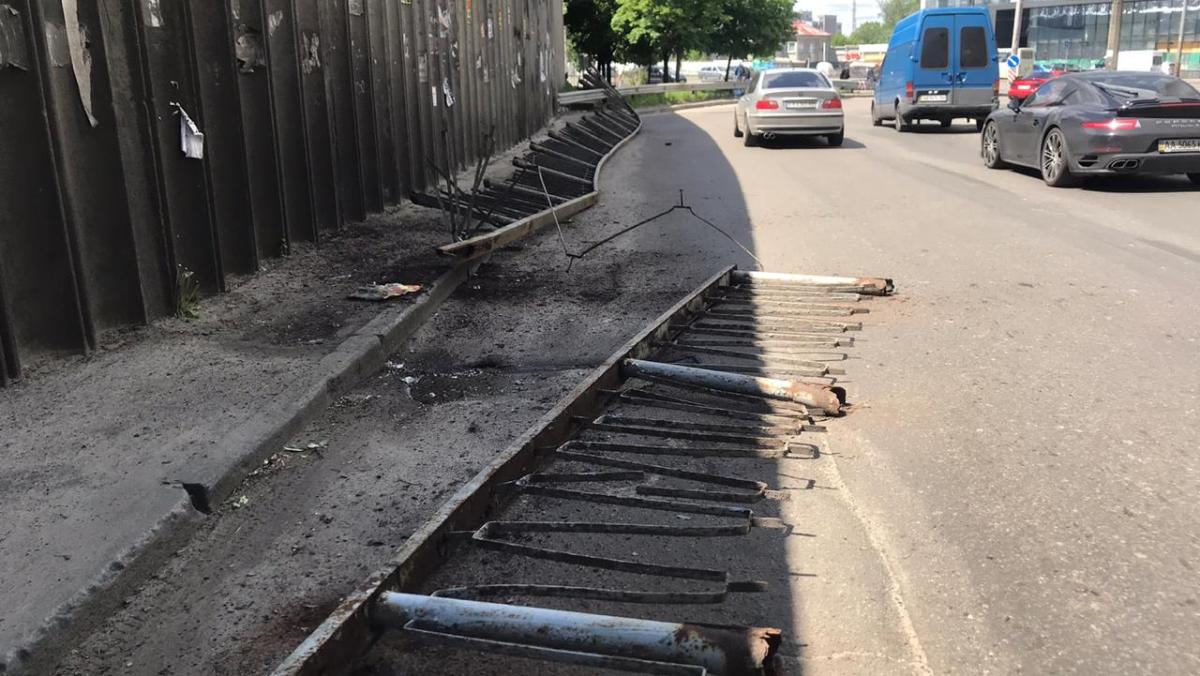 В Киеве начали ремонт "уставшего" моста