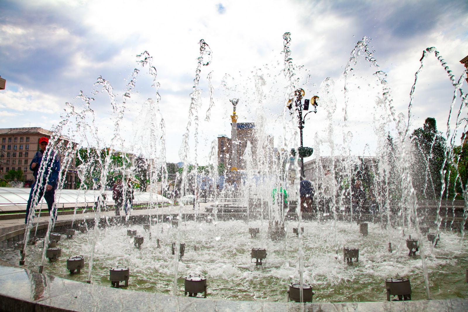 Киевские фонтаны готовят к открытию сезона