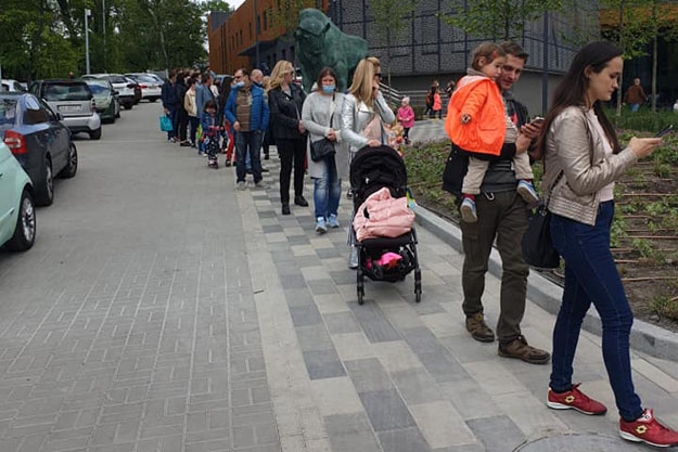 В киевском зоопарке – нашествие посетителей