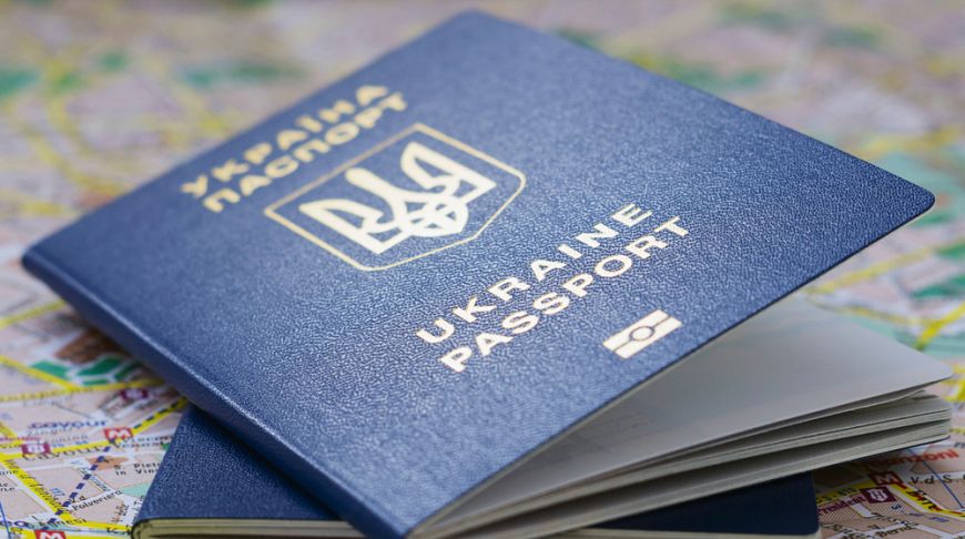 В Киеве возобновили оформление загранпаспортов