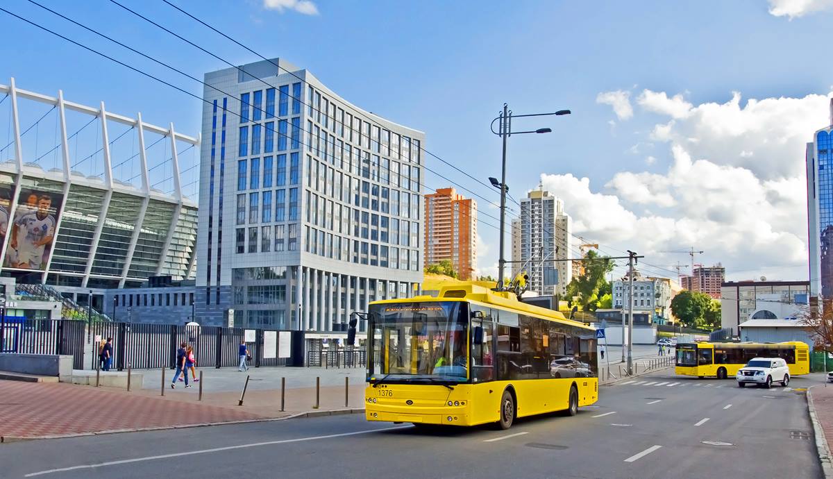 В столице работает около тысячи единиц городского транспорта