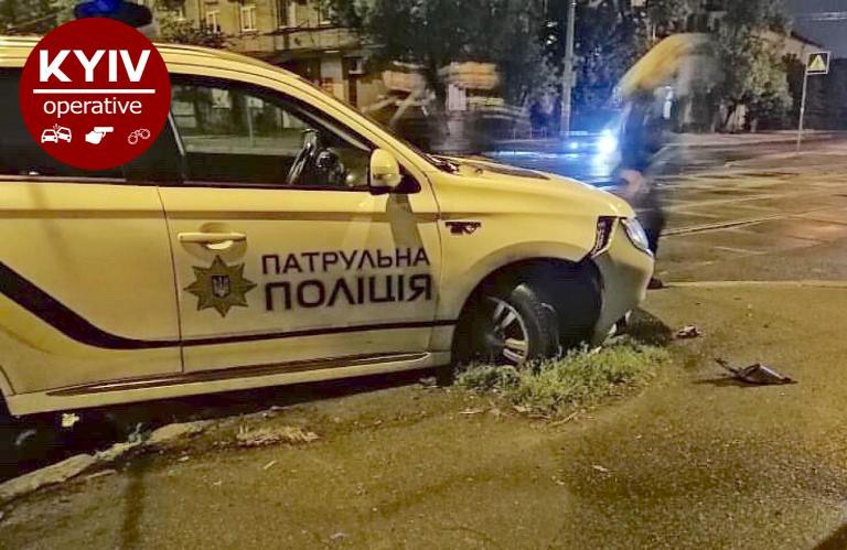 Киевские патрульные попали в аварию