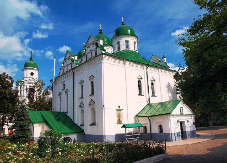Женский монастырь на Подоле закрыли на карантин