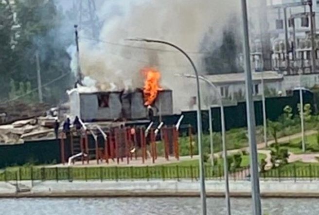 На стройке в Киеве – пожар