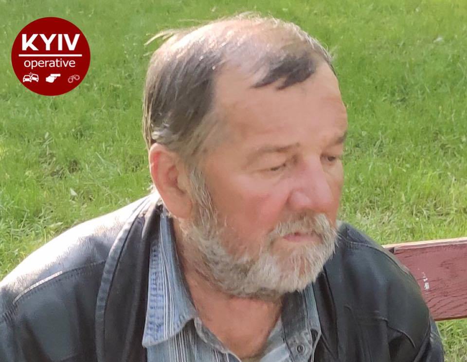 В Сырецком парке нашли мужчину без памяти