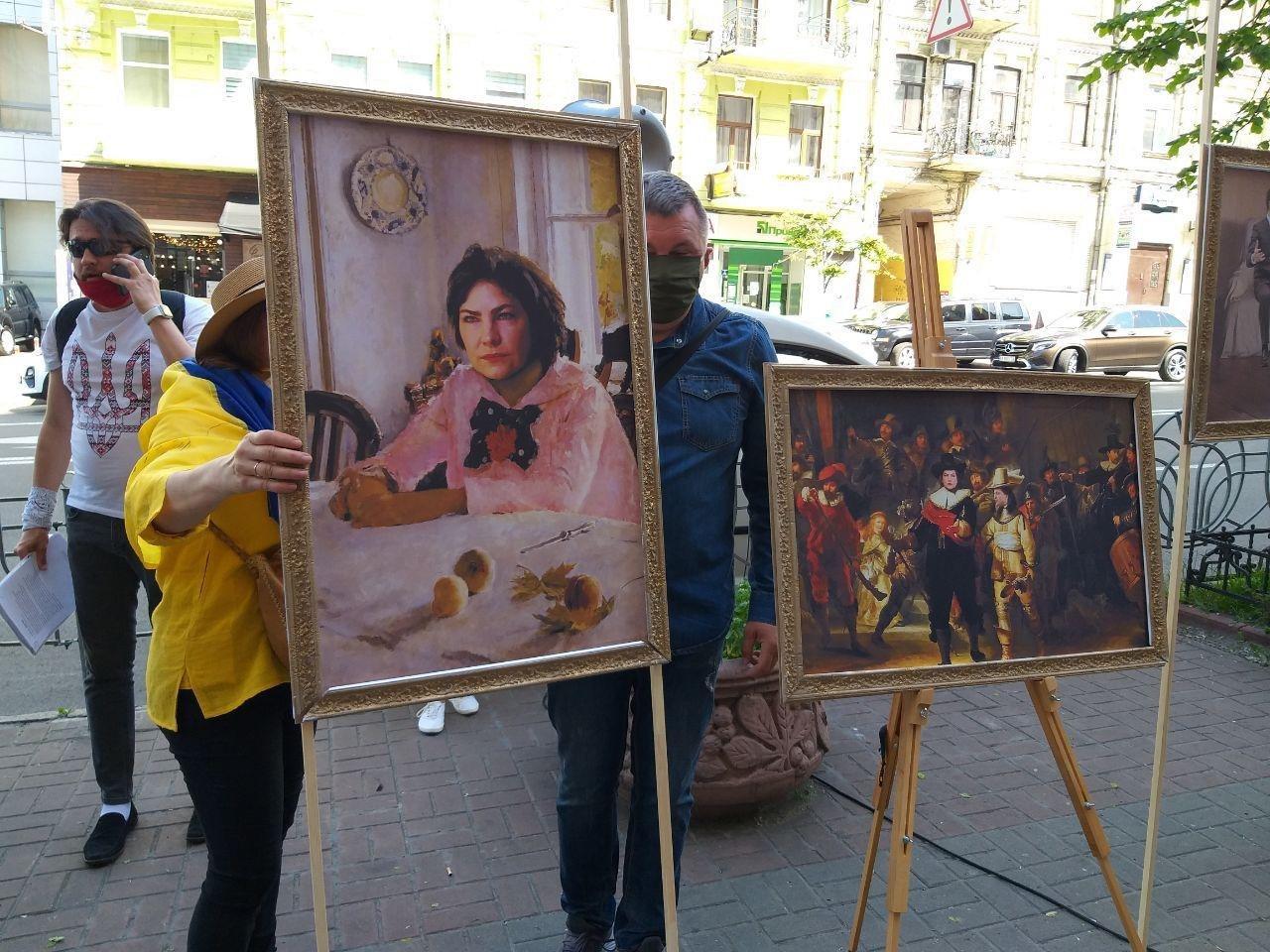 В Киеве организовали выставку фотожаб (фото)