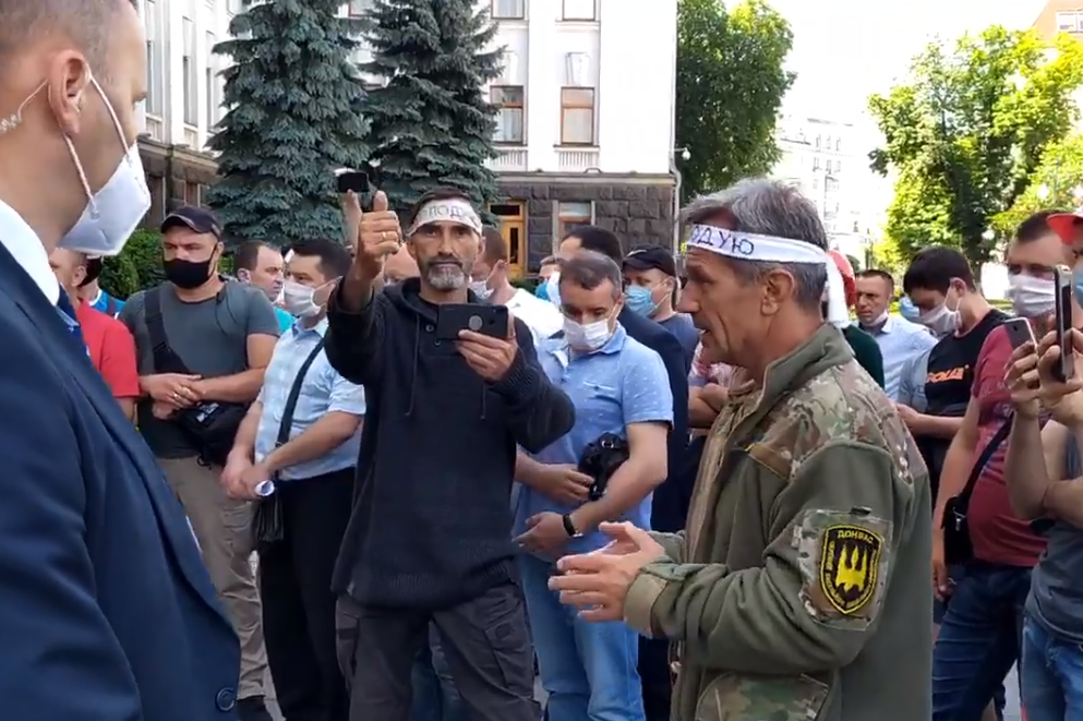 В Киеве голодающие ветераны АТО устроили акцию протеста