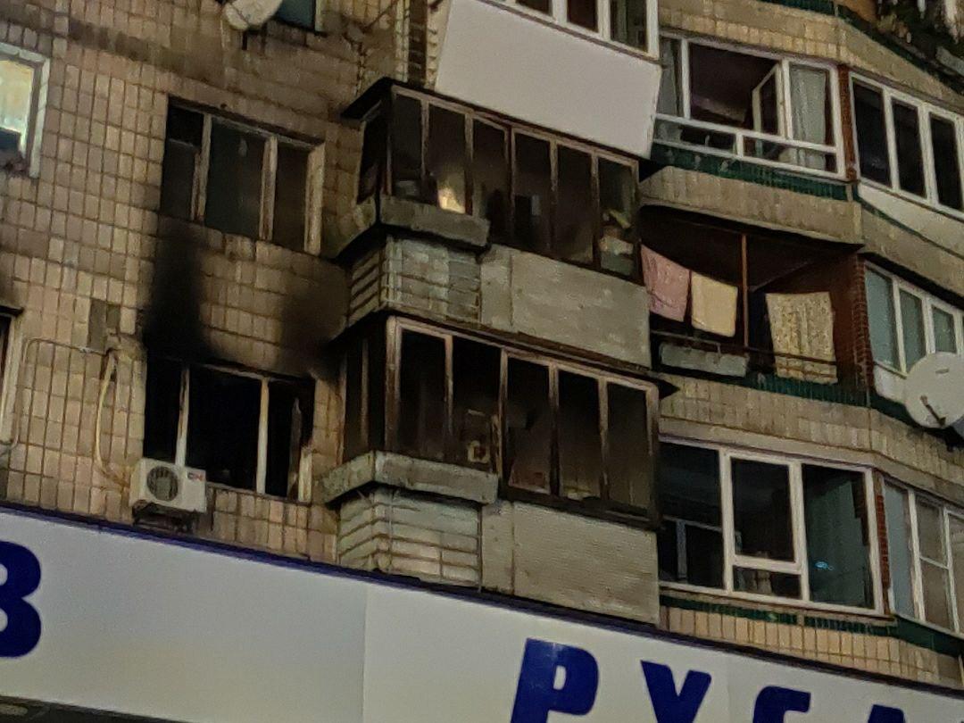 Ночью на Русановке сгорела квартира